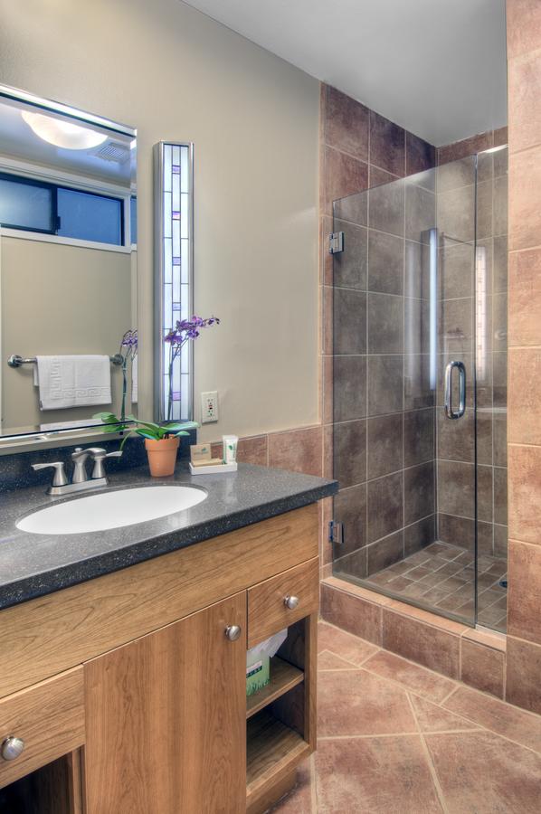 Dinah's Garden Hotel - thumb 3