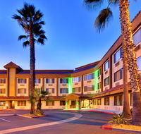 Holiday Inn La Mesa - Students Accommodation