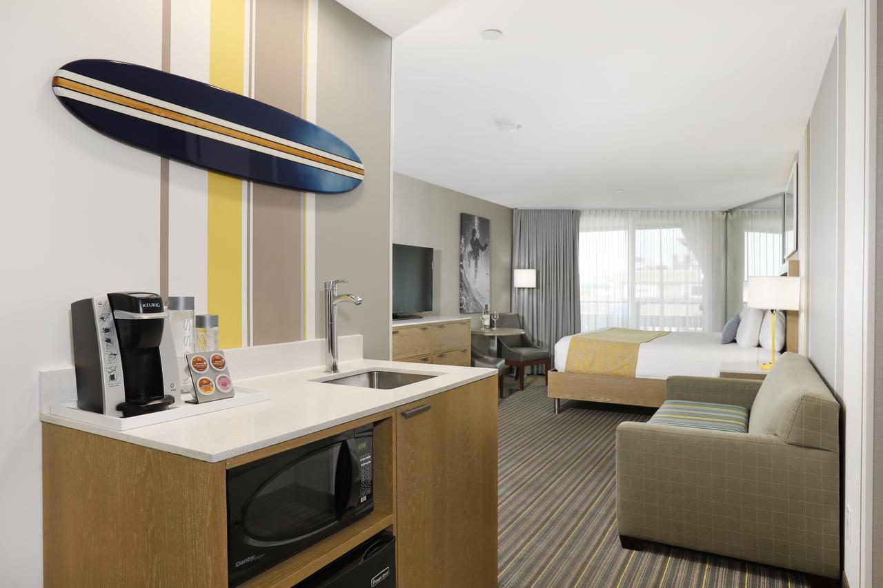 Blue Sea Beach Hotel - thumb 3