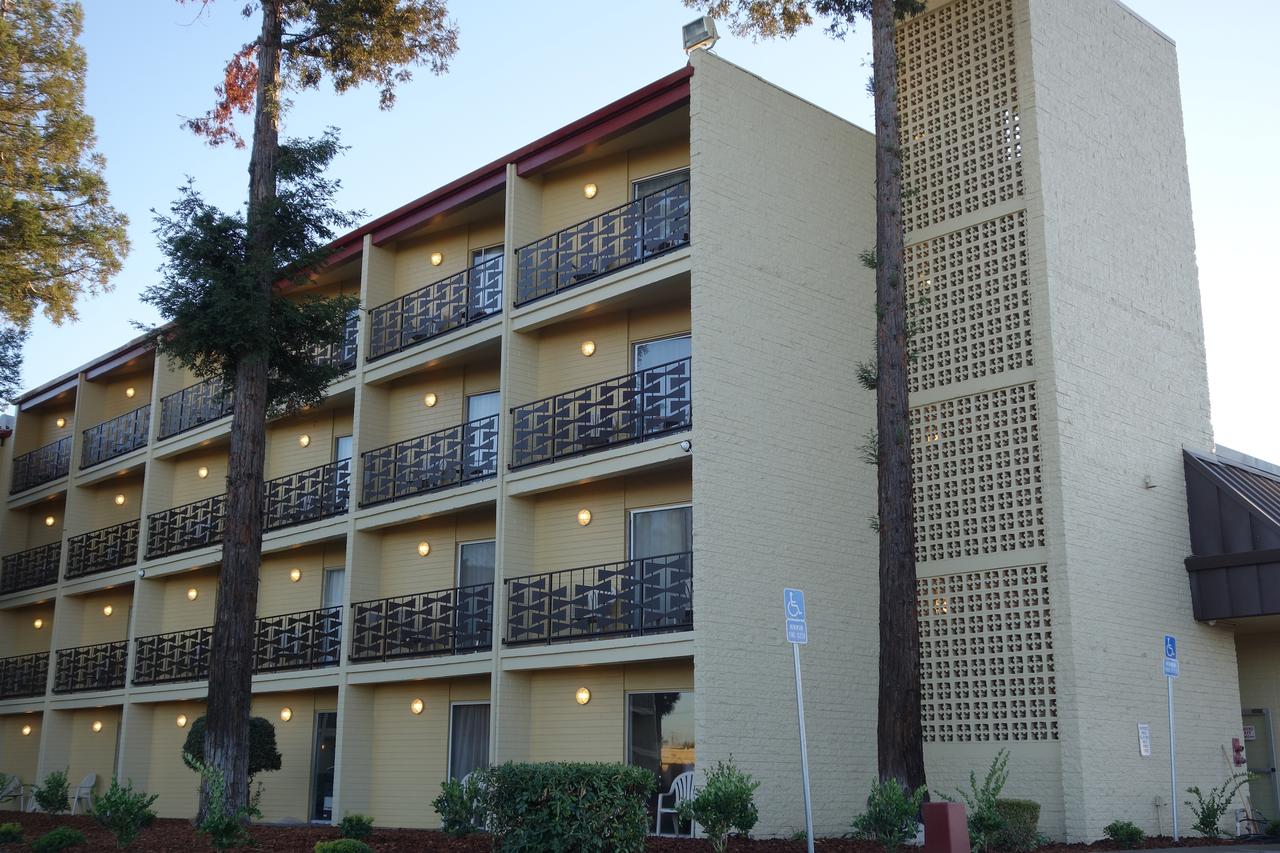 Ramada By Wyndham Sacramento - thumb 2
