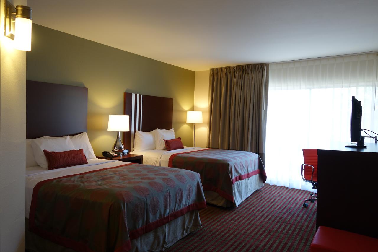 Ramada By Wyndham Sacramento - thumb 1