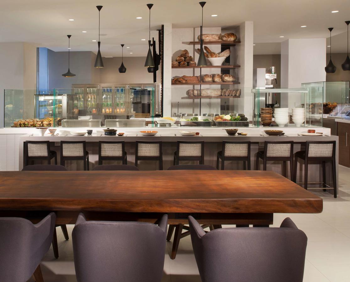 Hyatt Regency Los Angeles International Airport - thumb 25