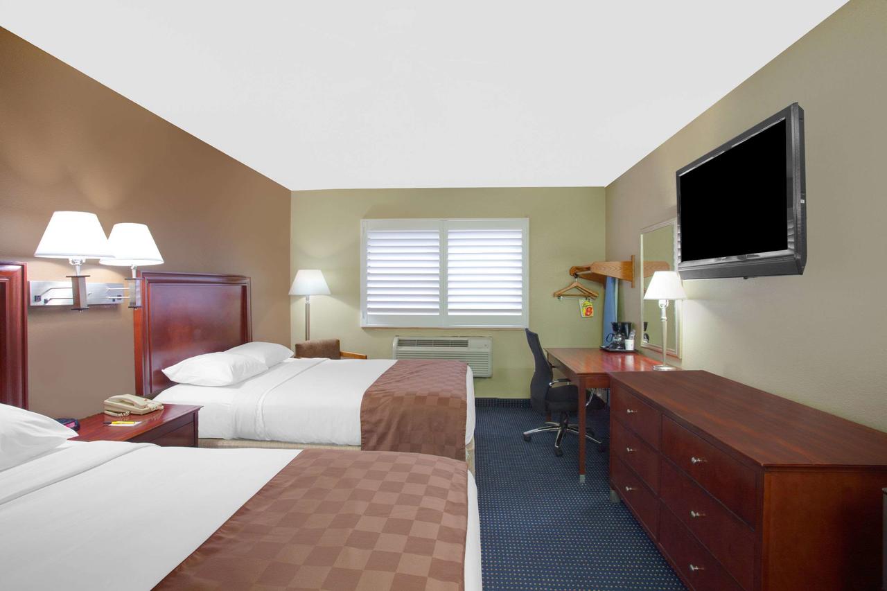 Super 8 By Wyndham Blythe - thumb 38