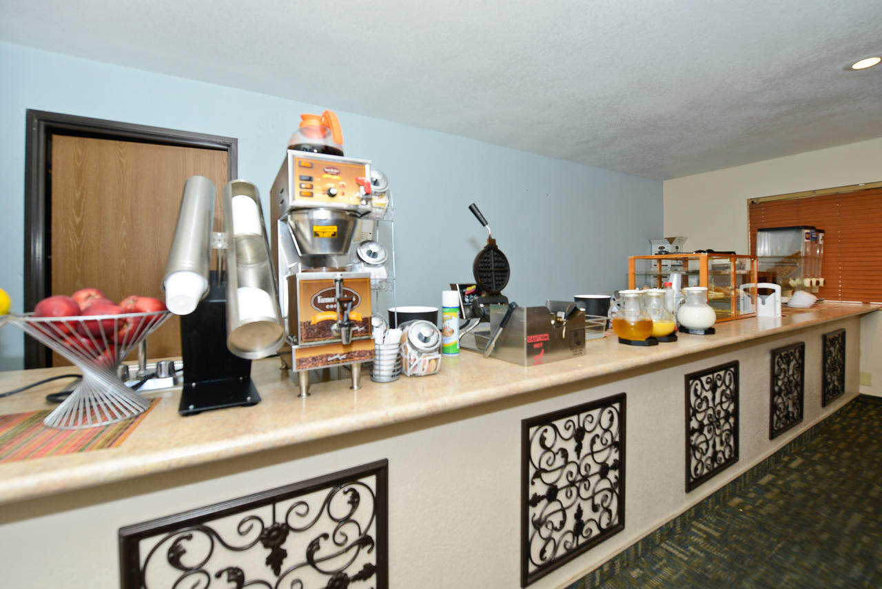 Super 8 By Wyndham Blythe - thumb 19