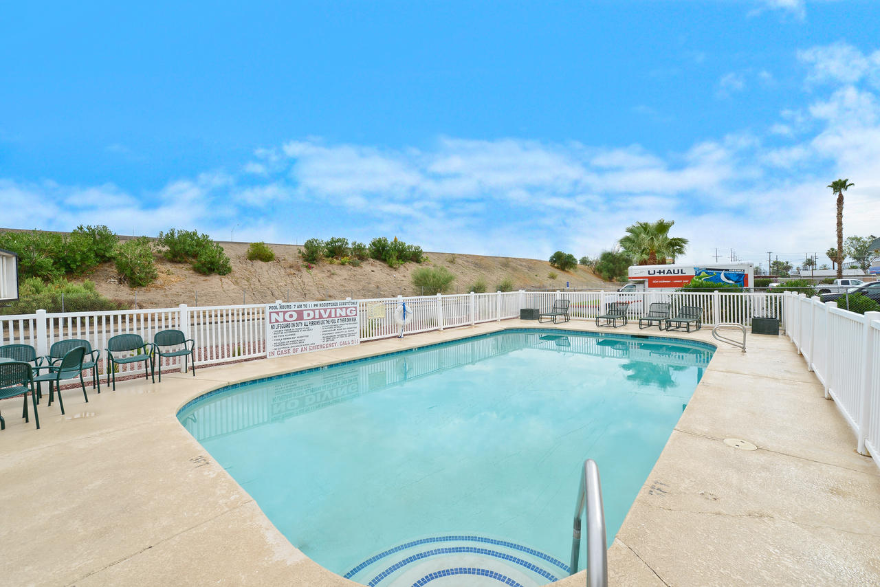 Super 8 By Wyndham Blythe - thumb 9