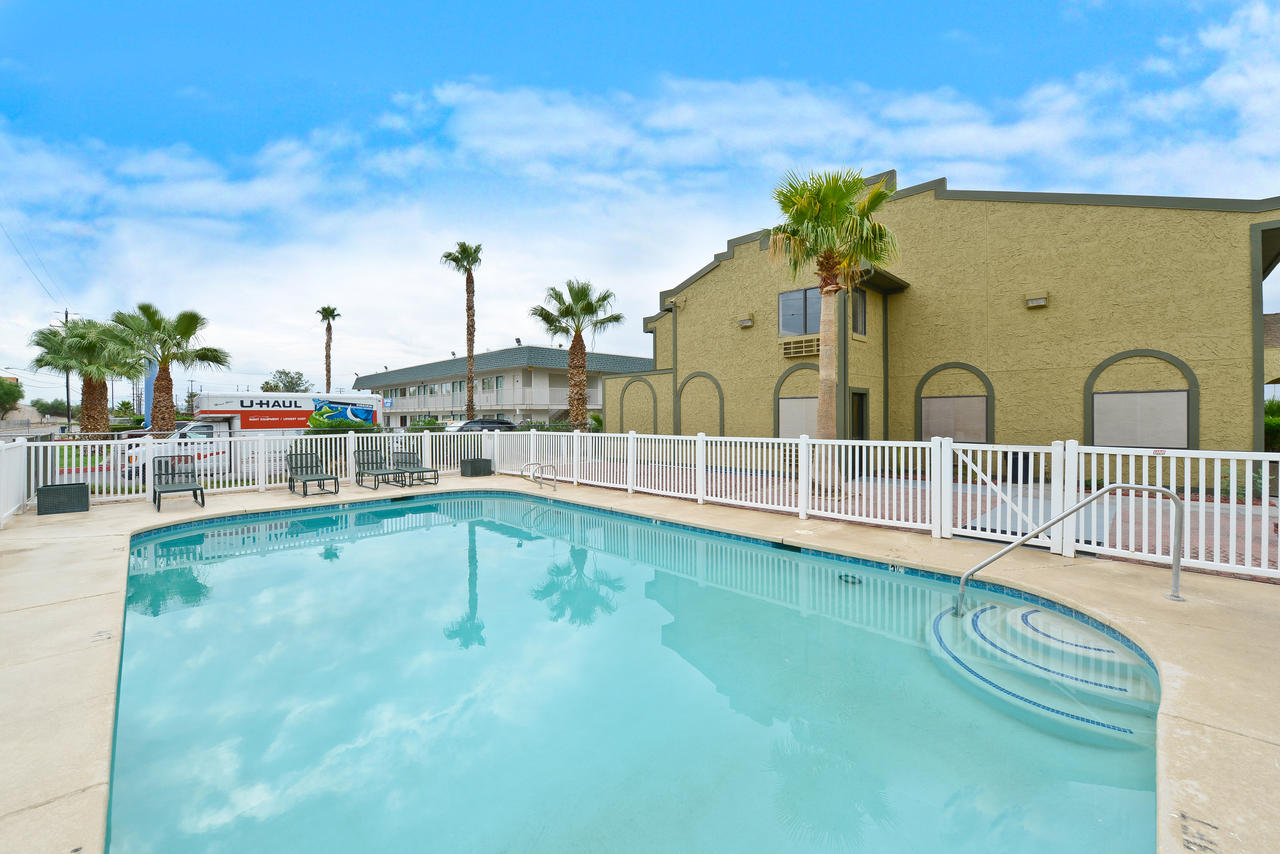 Super 8 By Wyndham Blythe - thumb 12