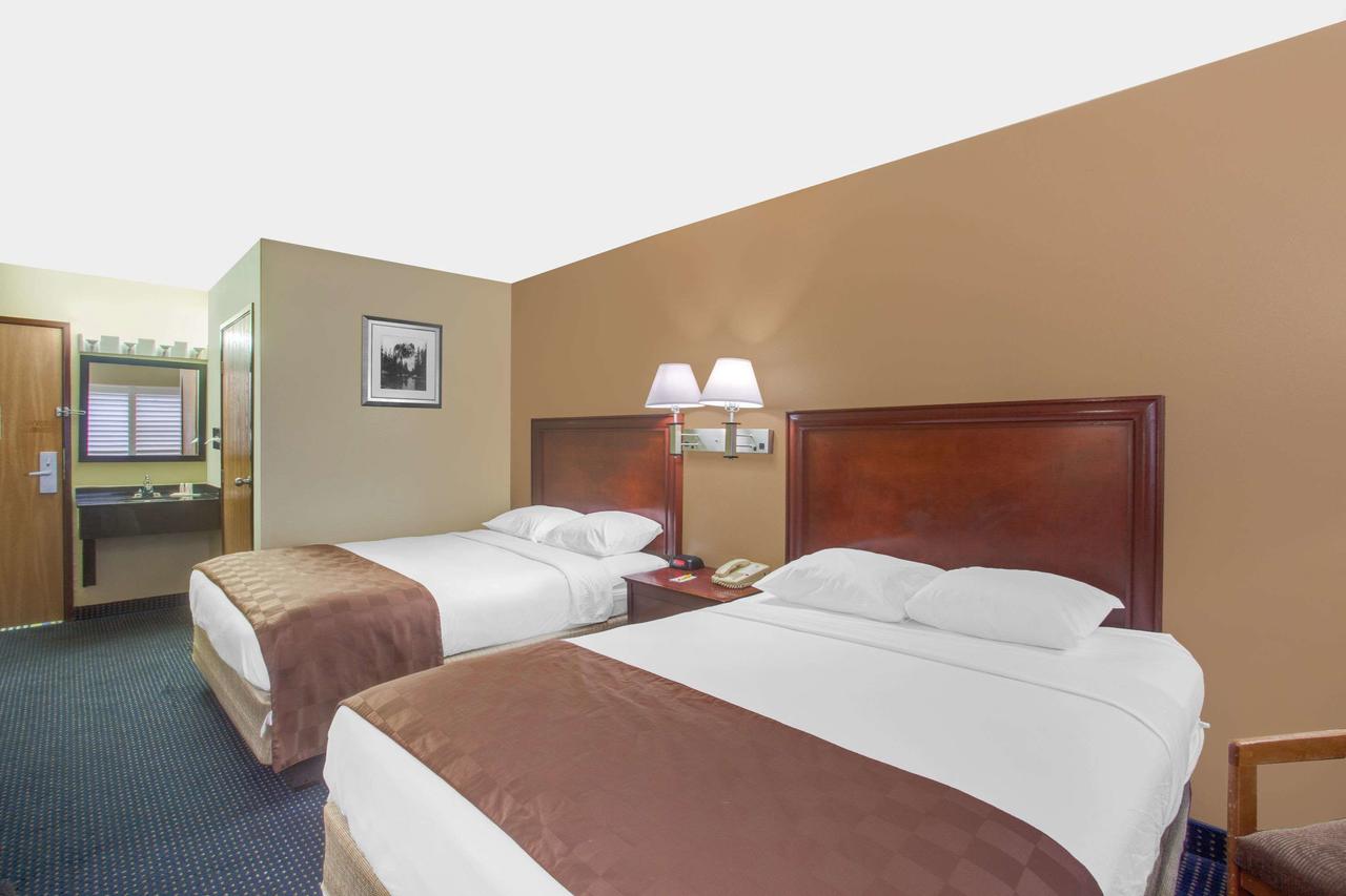 Super 8 By Wyndham Blythe - thumb 40