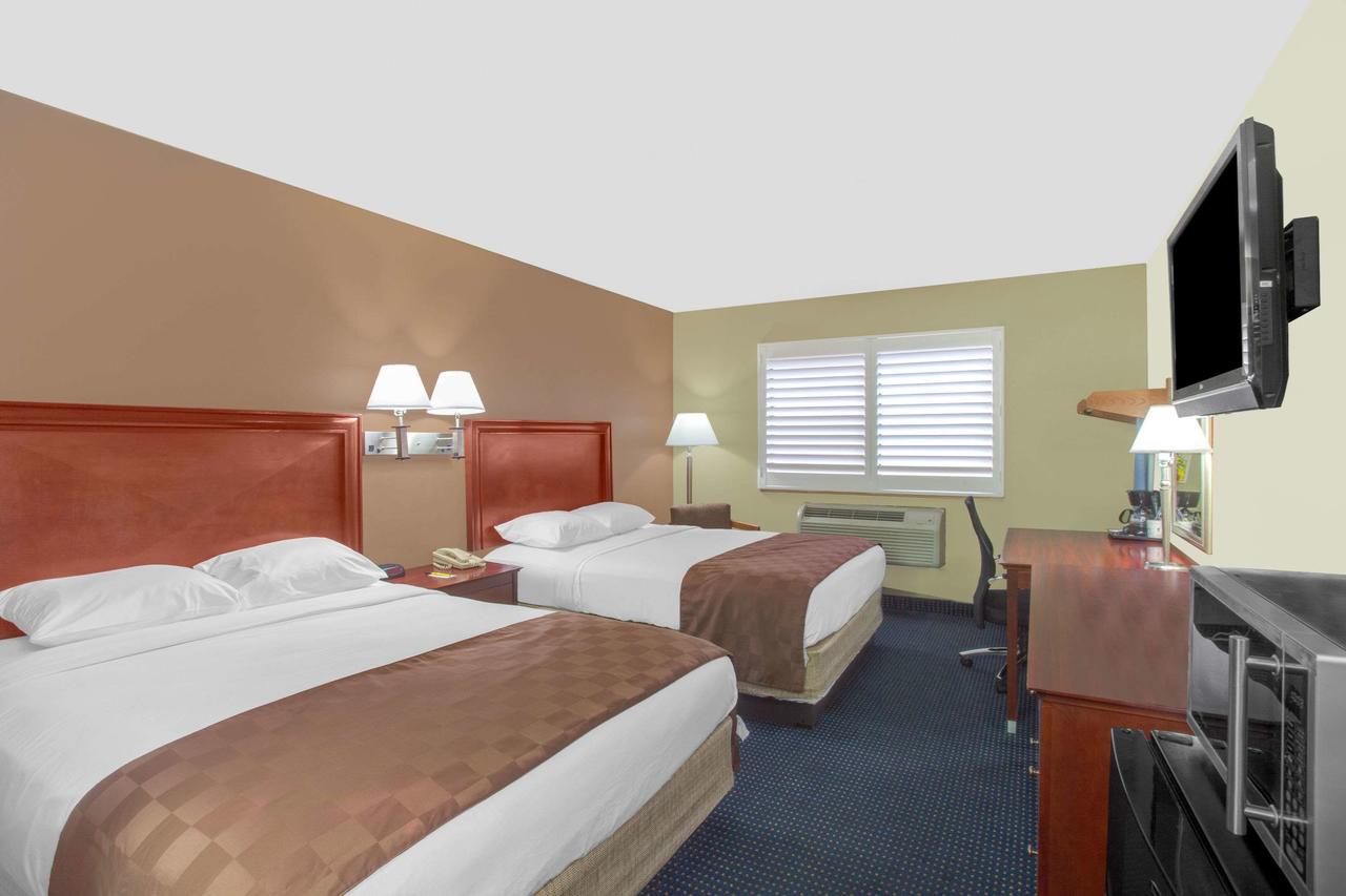 Super 8 By Wyndham Blythe - thumb 31