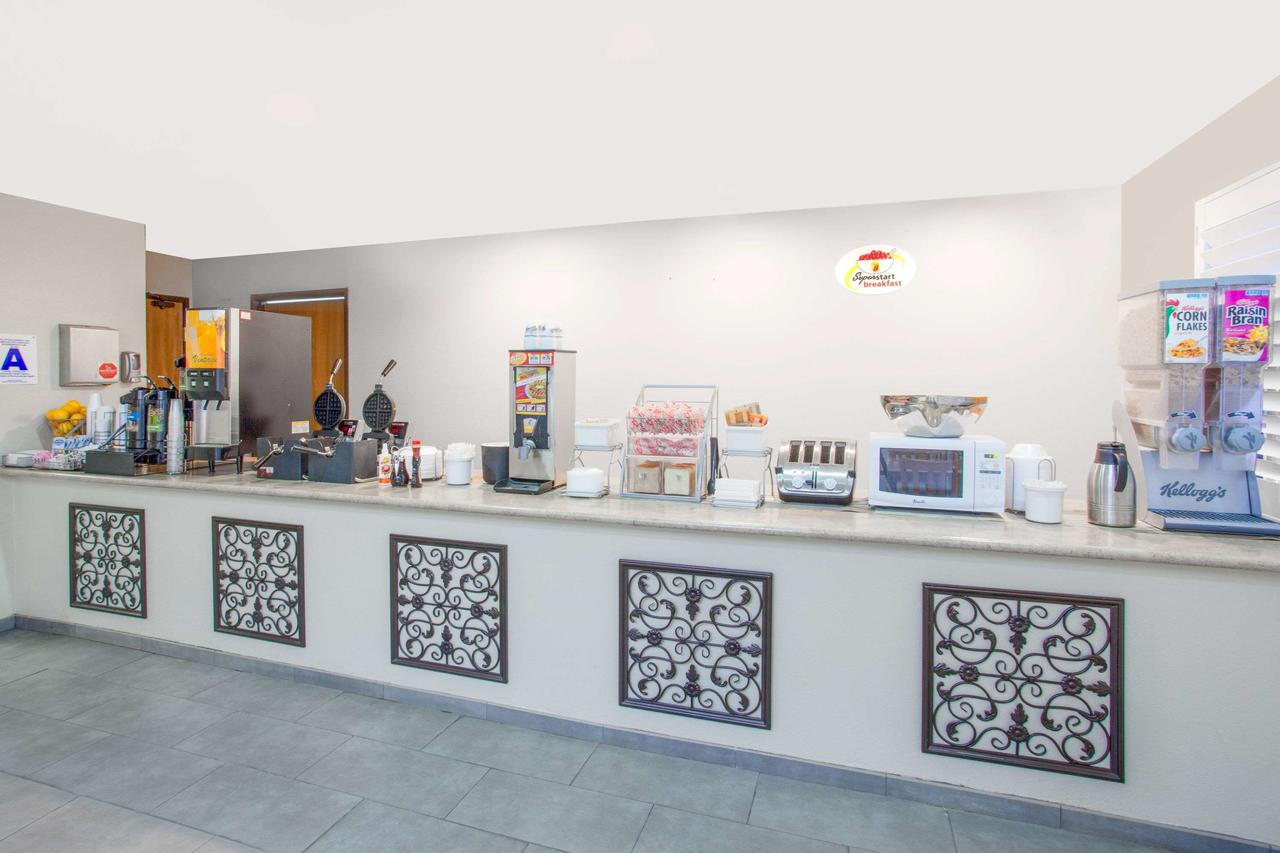 Super 8 By Wyndham Blythe - thumb 42