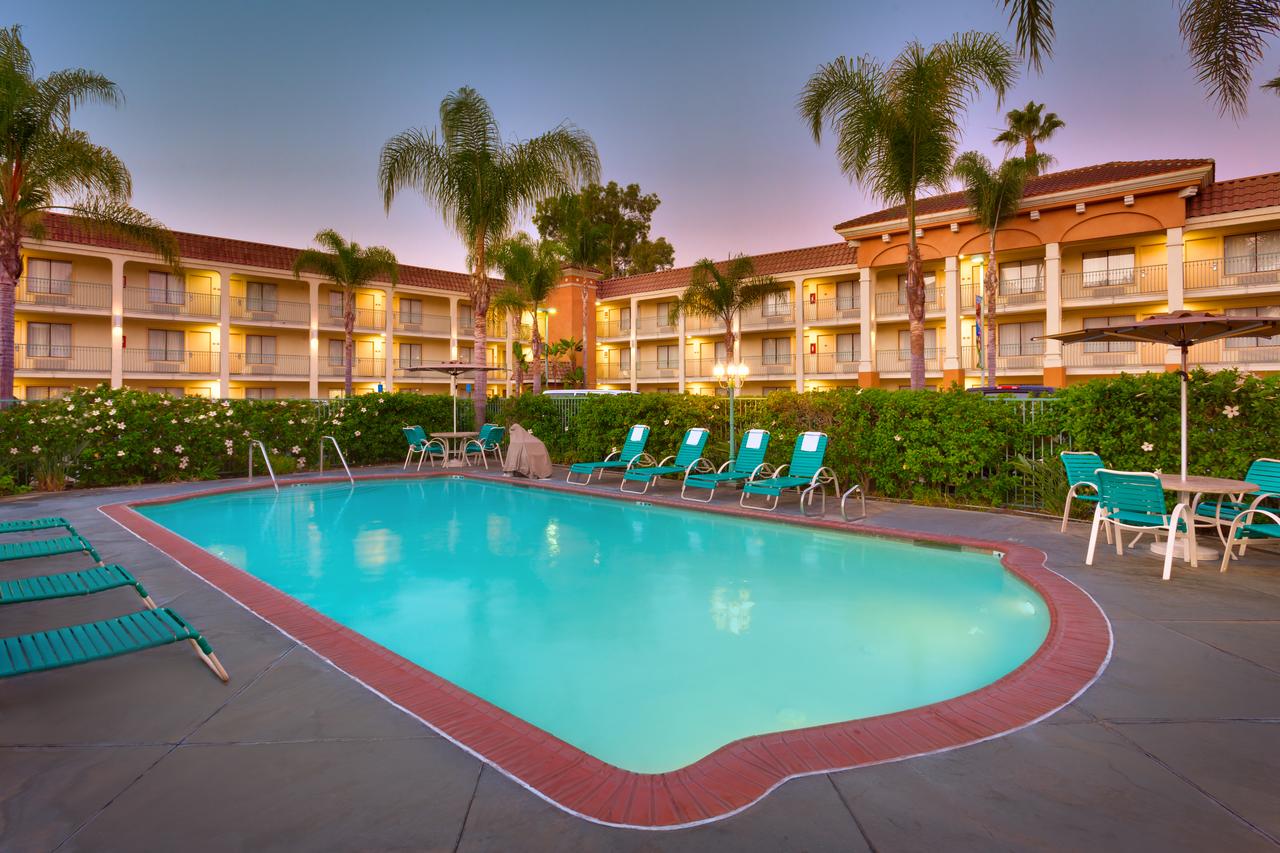 Cortona Inn And Suites Anaheim Resort - thumb 6
