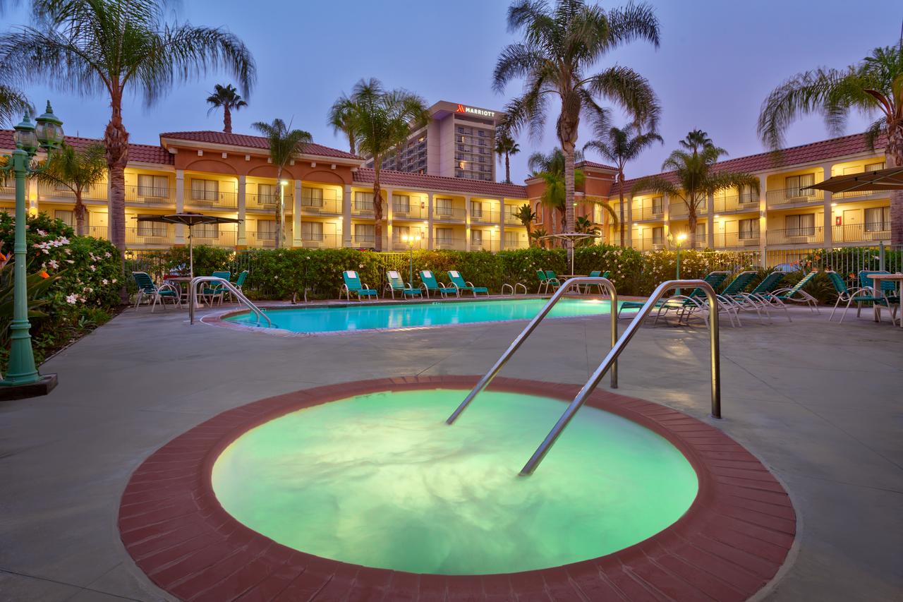 Cortona Inn And Suites Anaheim Resort - thumb 7