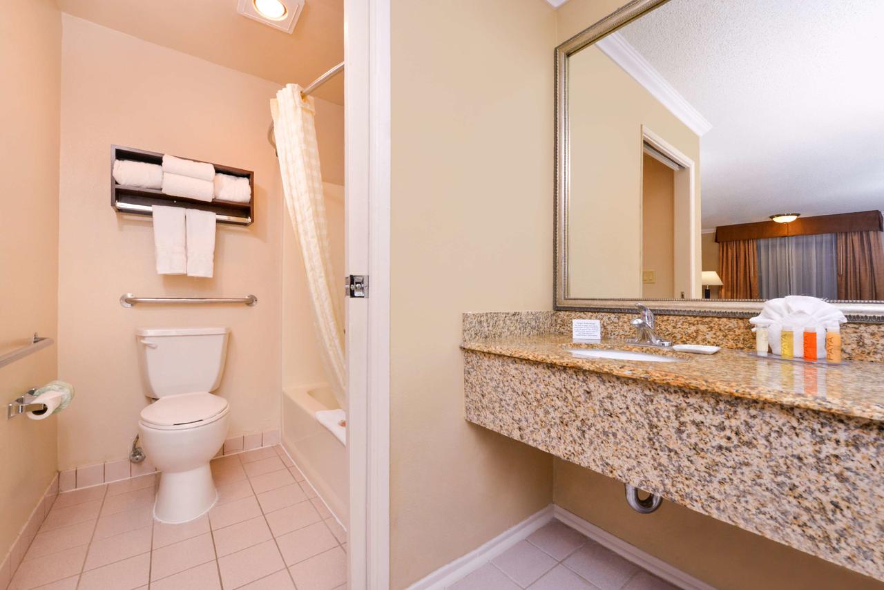 Best Western Courtesy Inn - thumb 25