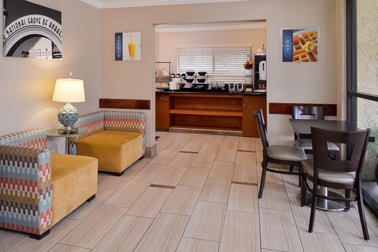 Best Western Courtesy Inn - thumb 40