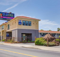 Best Western Sandman Motel - Hotels Santiago