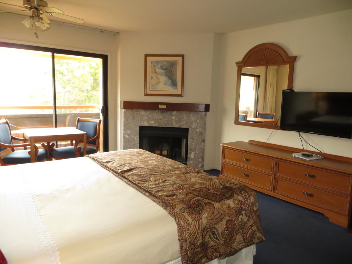 The Monarch Resort - thumb 34