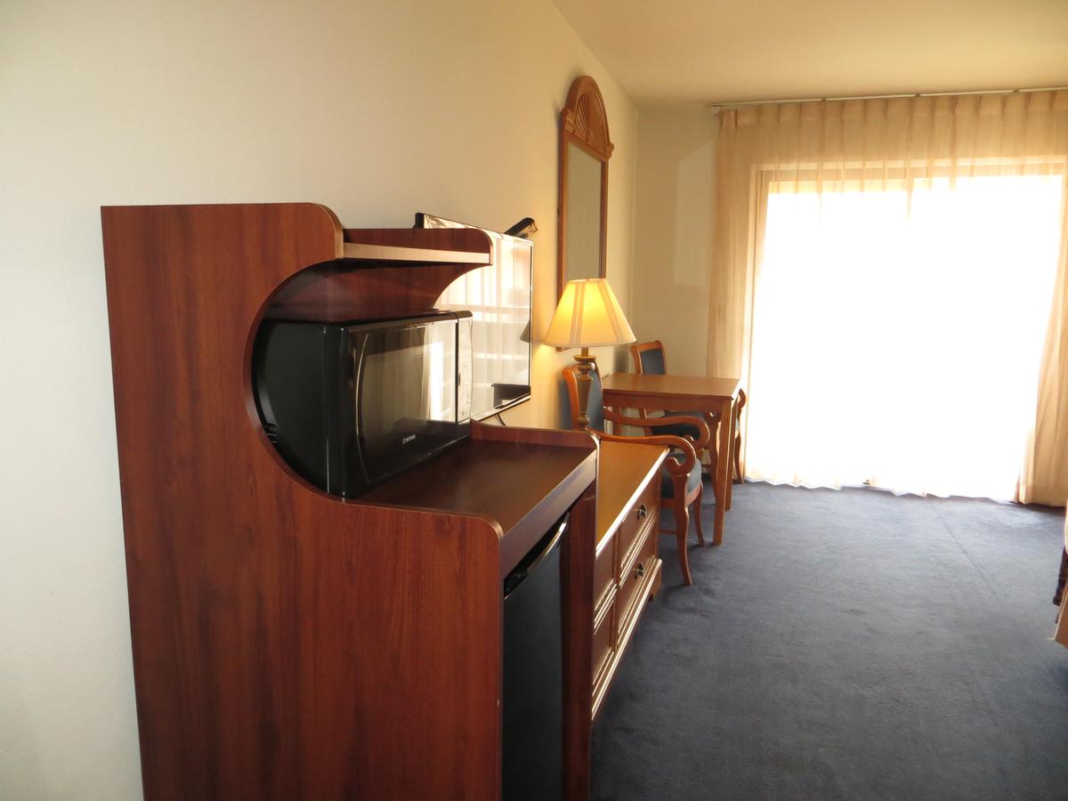 The Monarch Resort - thumb 28