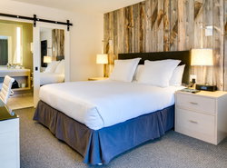 Hotel Paradox, Autograph Collection