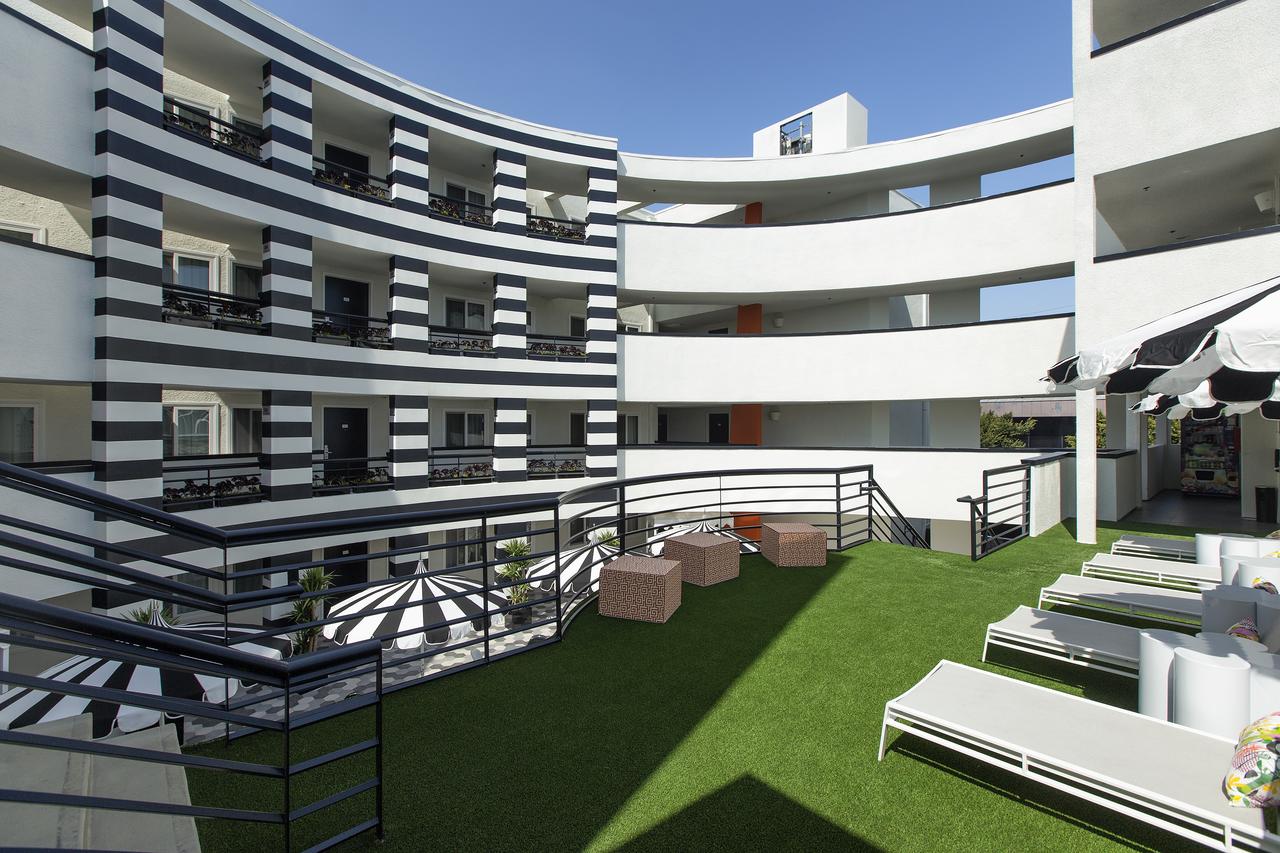 Carlyle Inn - thumb 1