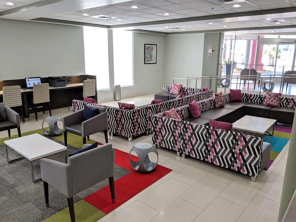 Best Western Plus Commerce Hotel - thumb 31