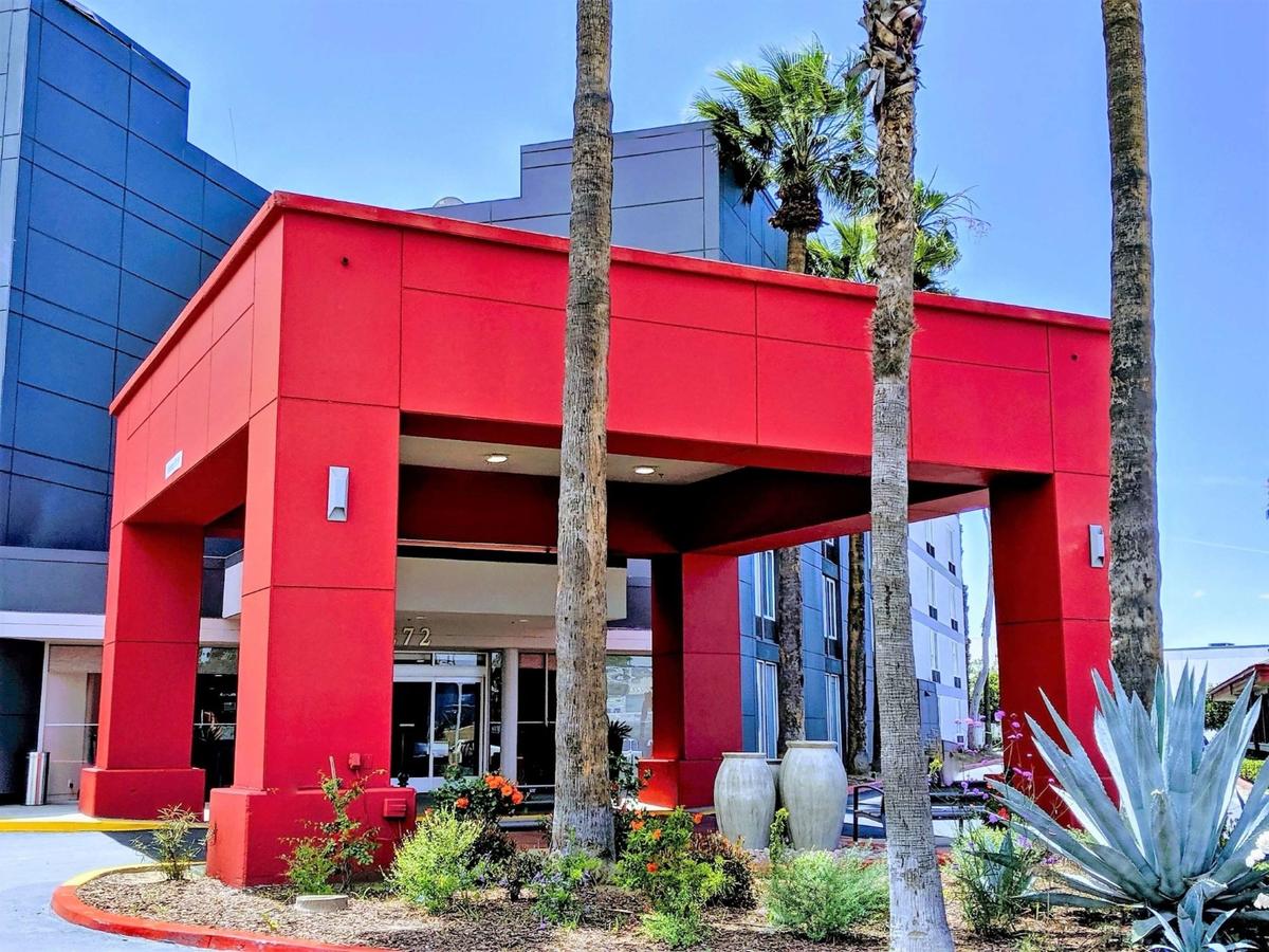 Best Western Plus Commerce Hotel - thumb 28