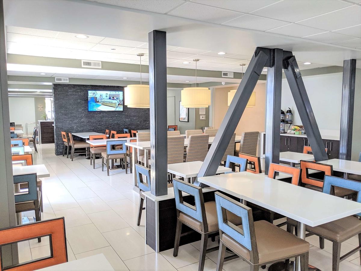 Best Western Plus Commerce Hotel - thumb 29