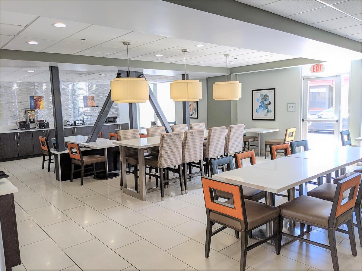 Best Western Plus Commerce Hotel - thumb 9