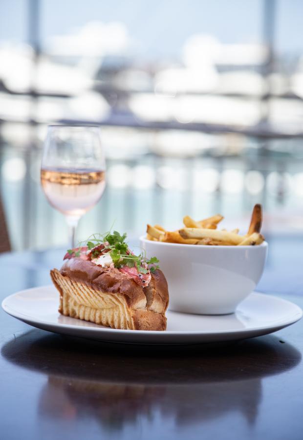 Balboa Bay Resort - thumb 15