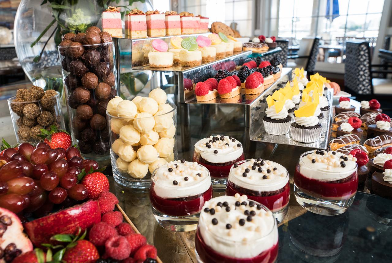 Balboa Bay Resort - thumb 29