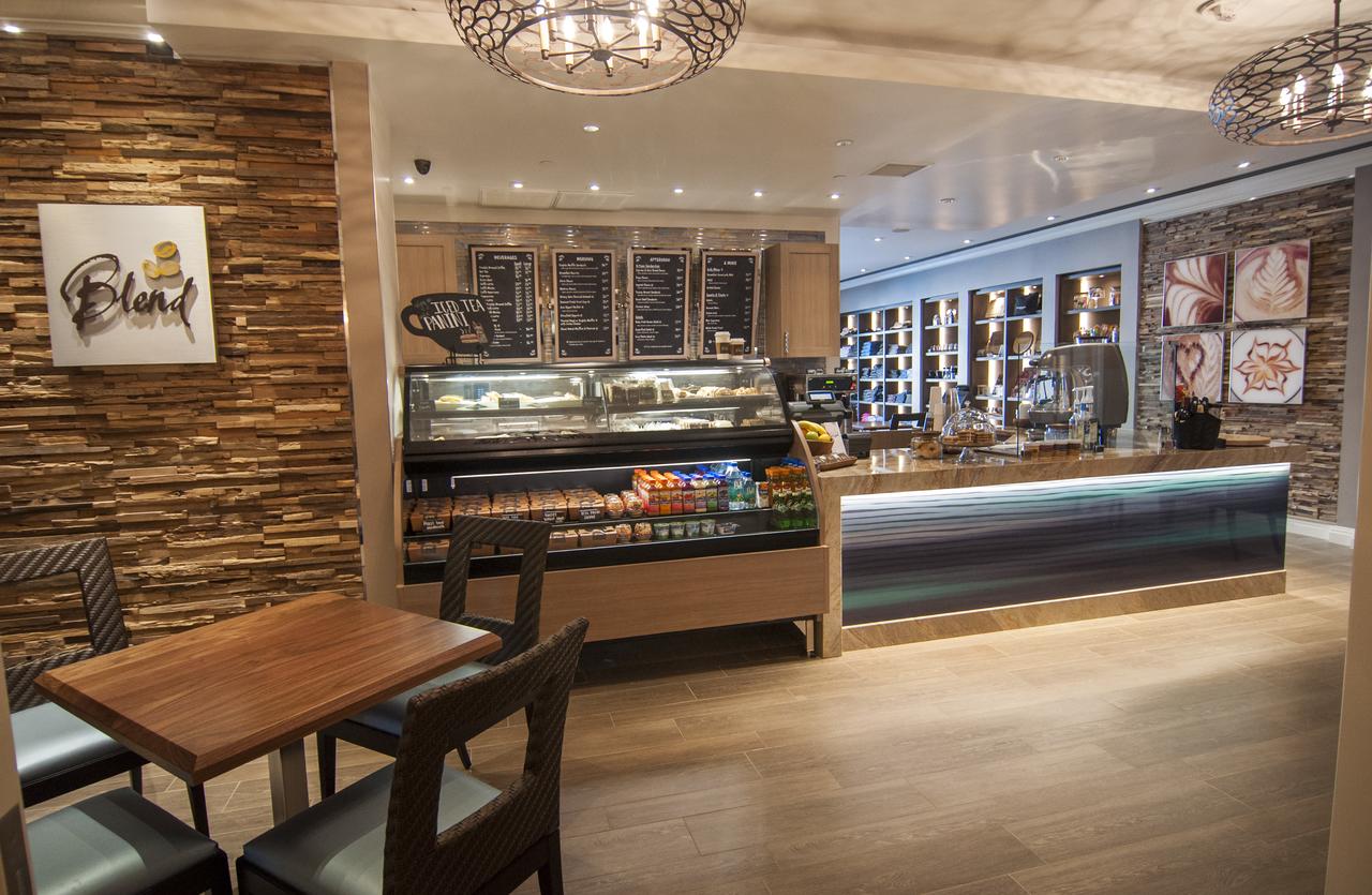 Balboa Bay Resort - thumb 28