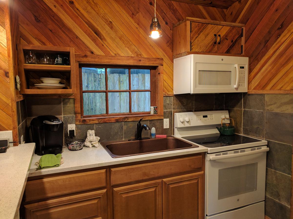 Emerald Forest Cabins - thumb 5