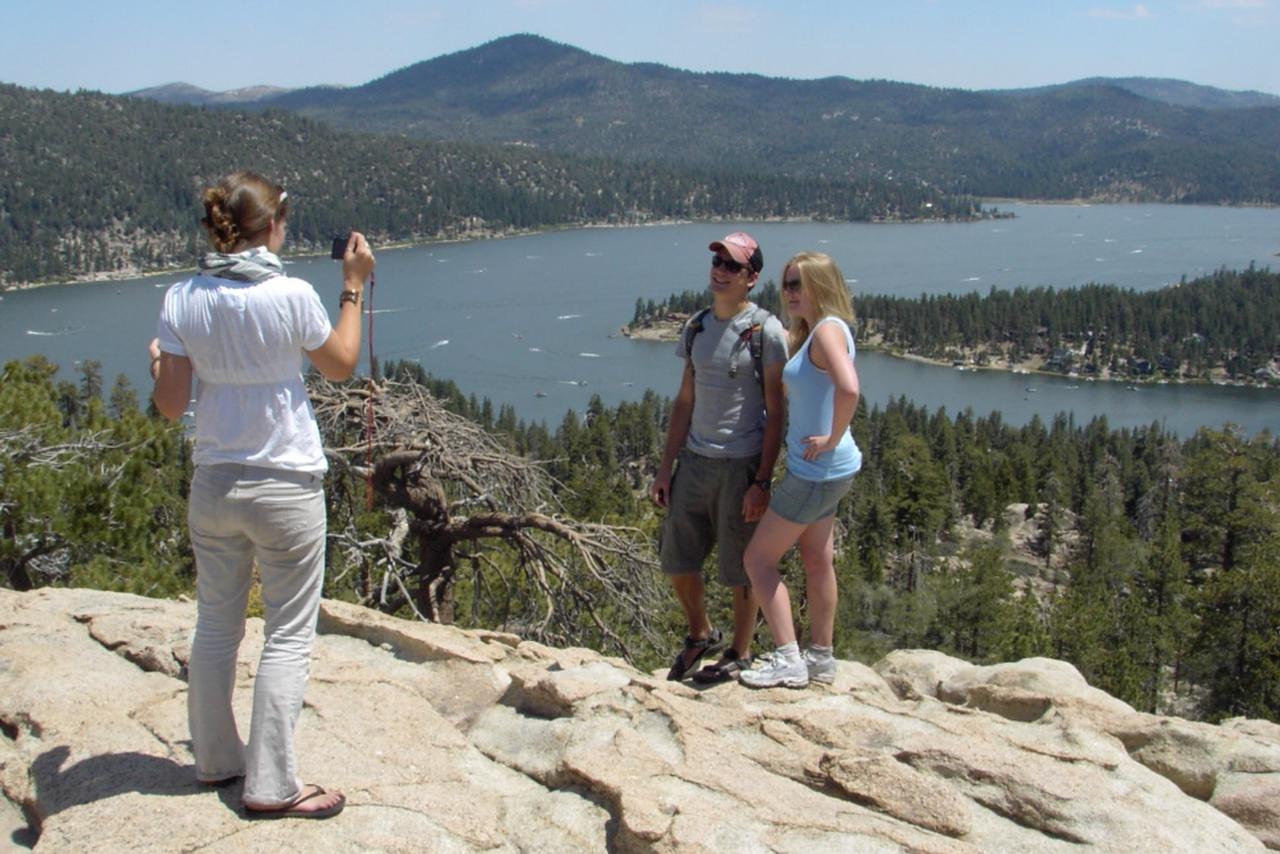 Big Bear Hostel - thumb 4