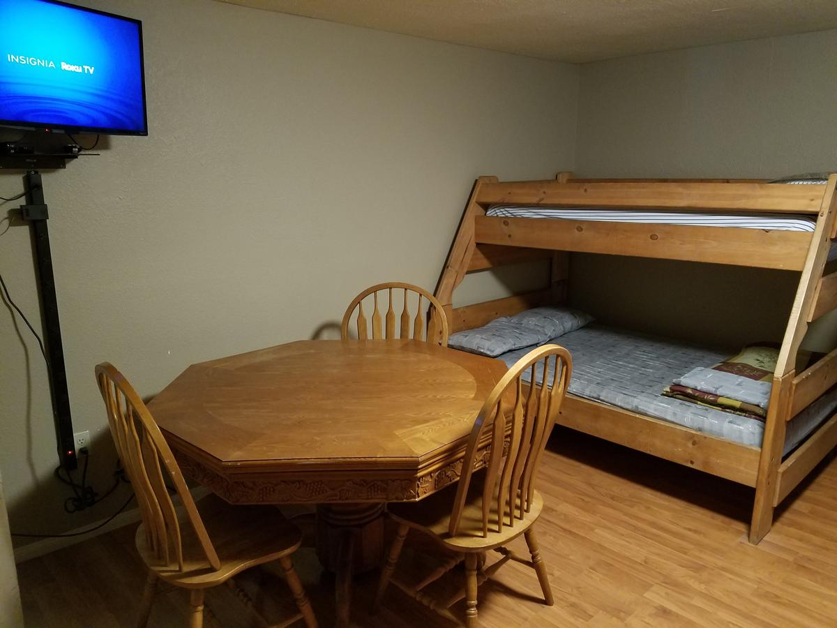 Big Bear Hostel - thumb 17