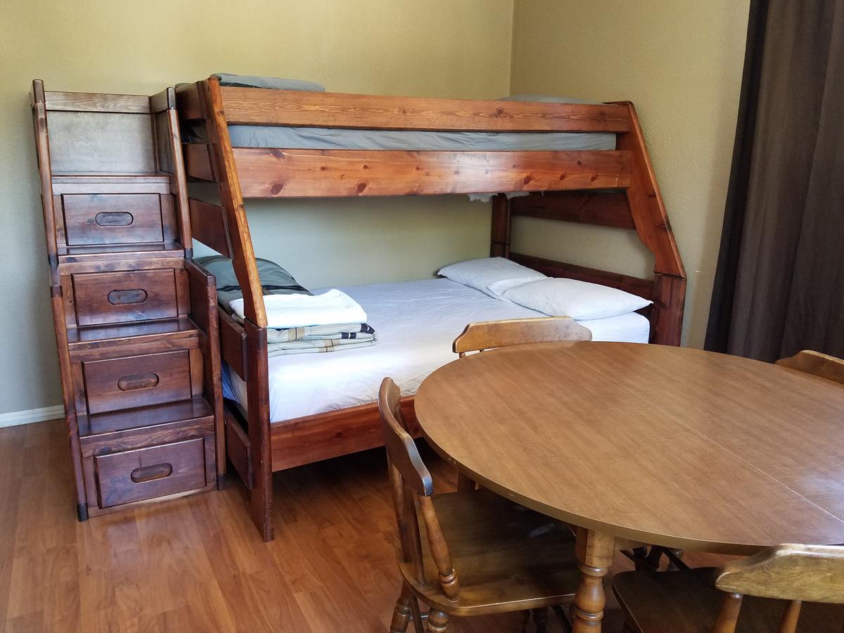 Big Bear Hostel - thumb 26