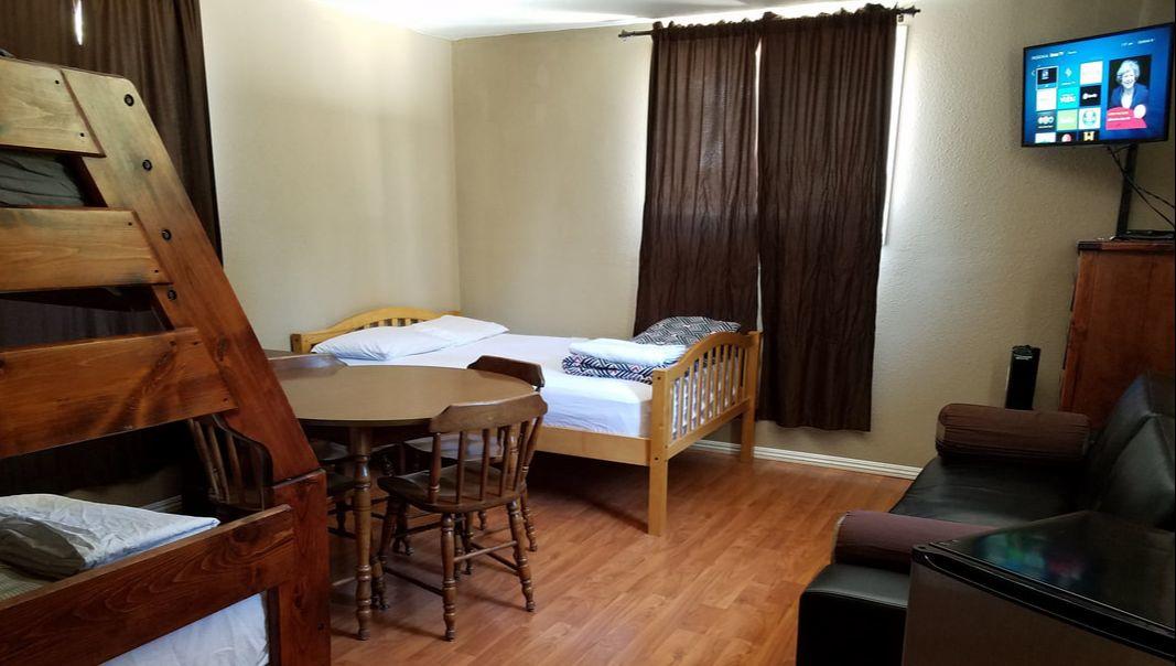 Big Bear Hostel - thumb 8