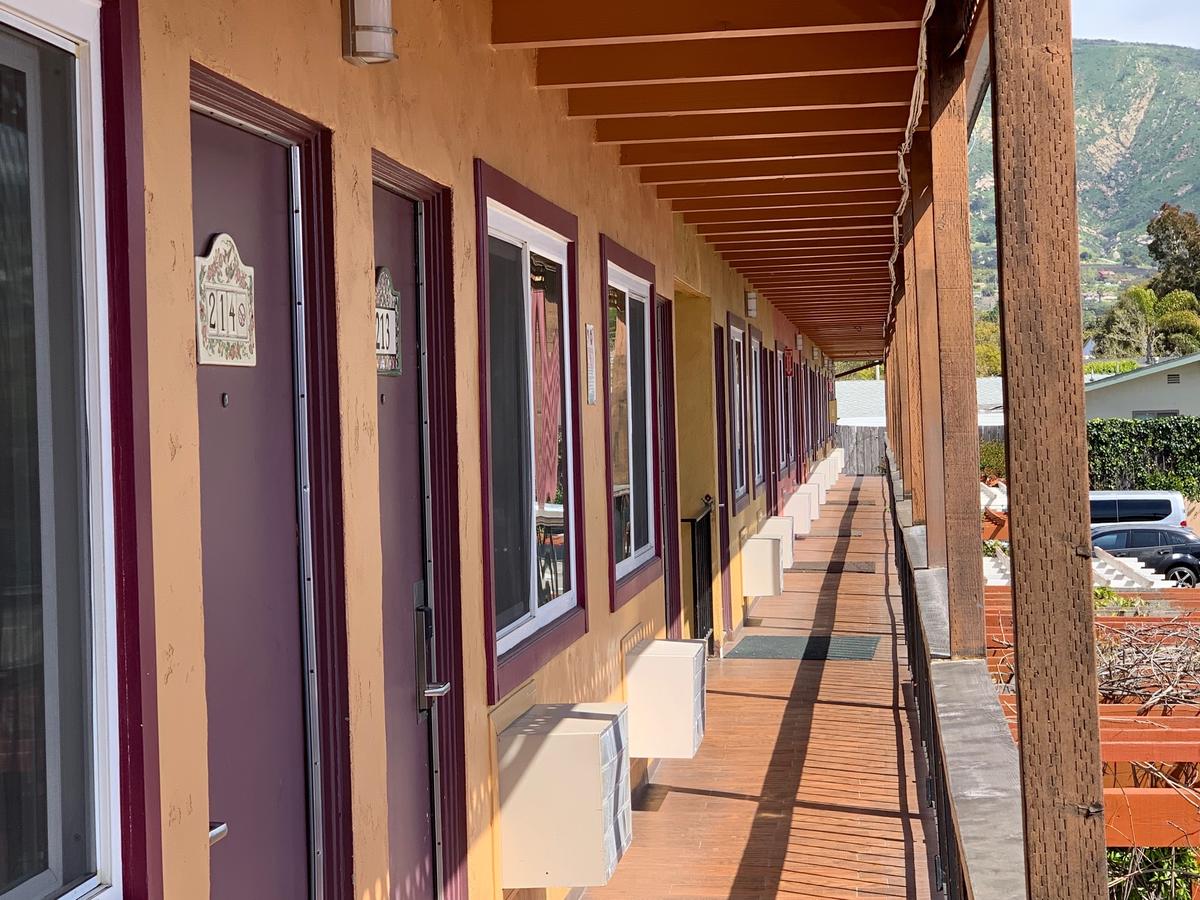 Sandyland Reef Inn - thumb 4