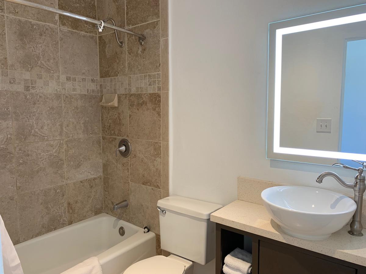 Sandyland Reef Inn - thumb 21