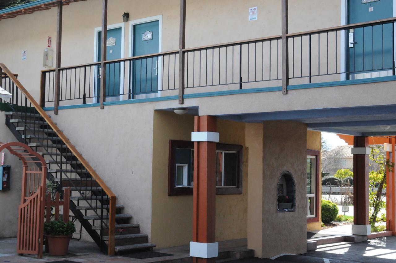 Sandyland Reef Inn - thumb 43