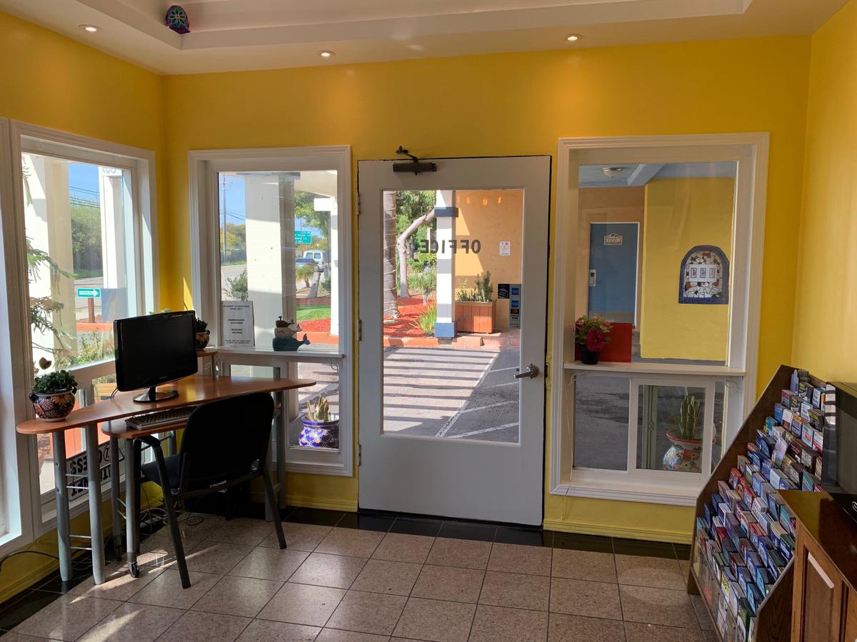 Sandyland Reef Inn - thumb 11