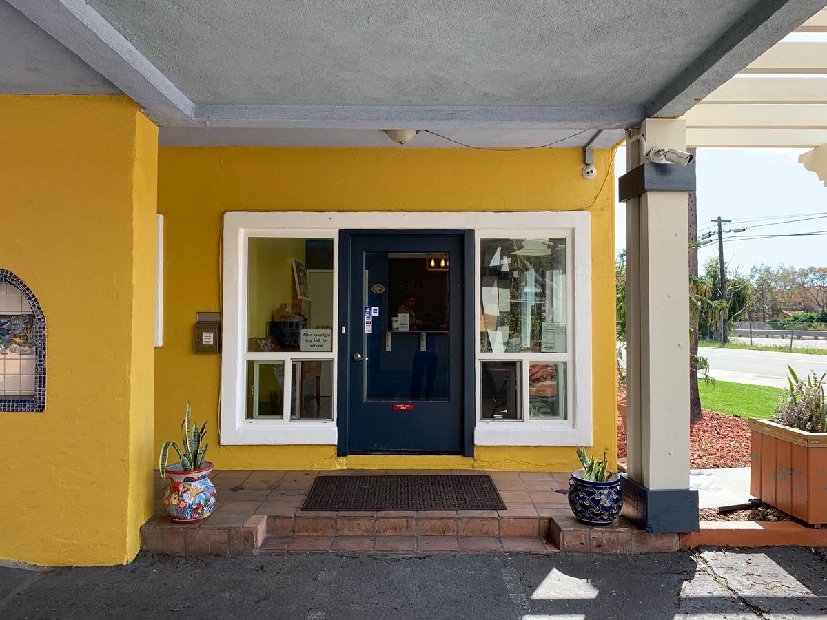 Sandyland Reef Inn - thumb 9