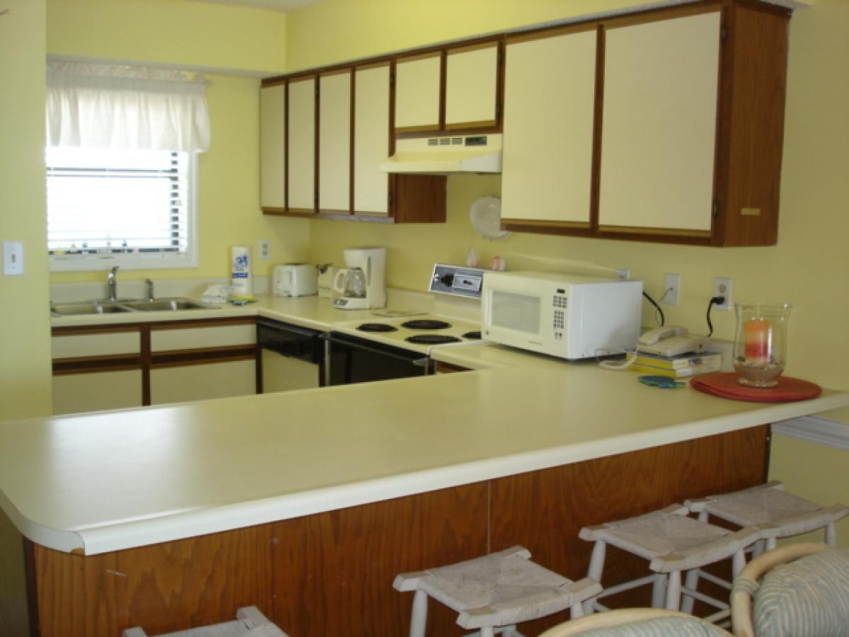 2 Bedrooms 2 Bath Beachfront With An Unbelievable Gulf View | - thumb 7