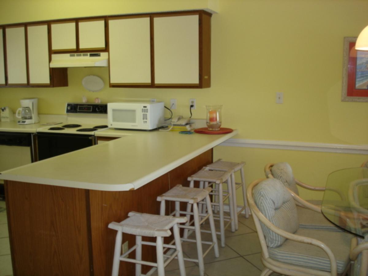 2 Bedrooms 2 Bath Beachfront With An Unbelievable Gulf View | - thumb 10