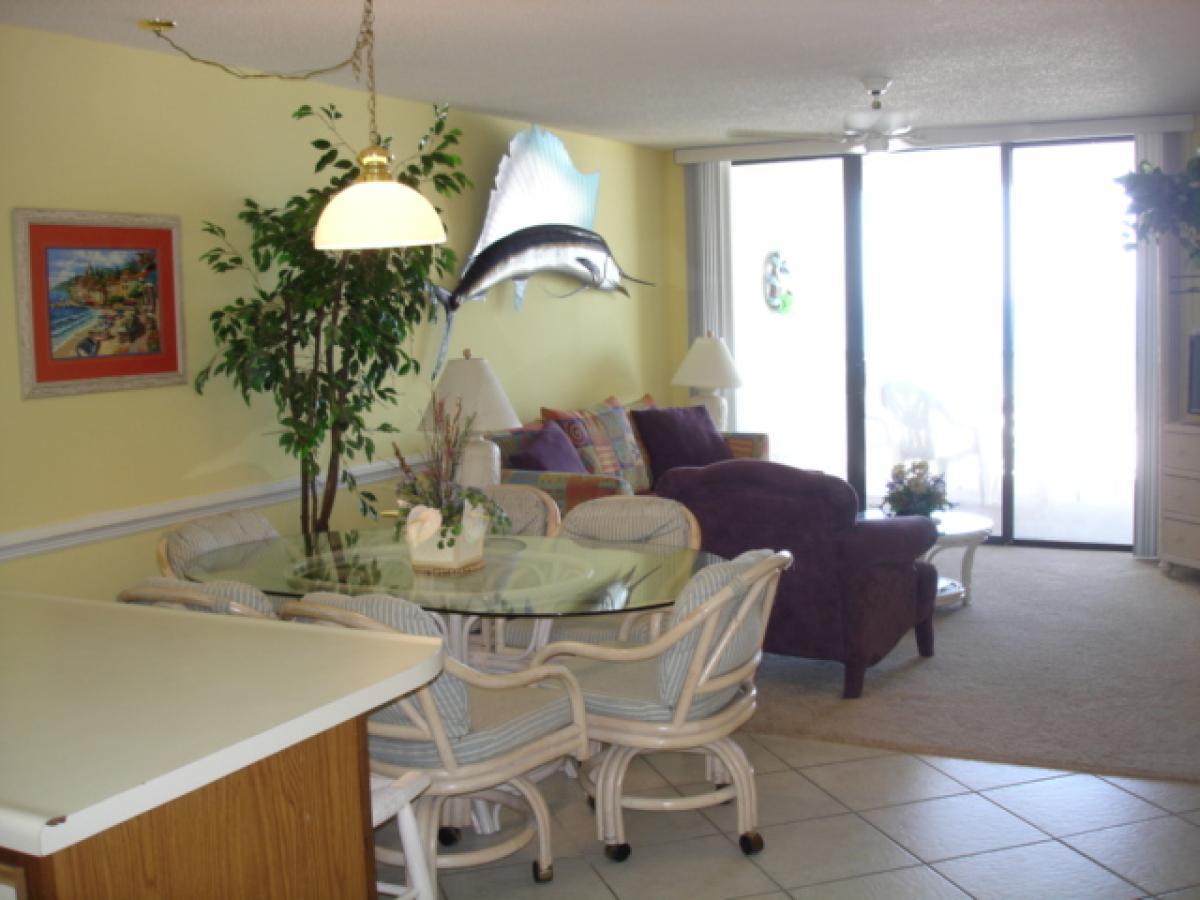 2 Bedrooms 2 Bath Beachfront With An Unbelievable Gulf View | - thumb 6