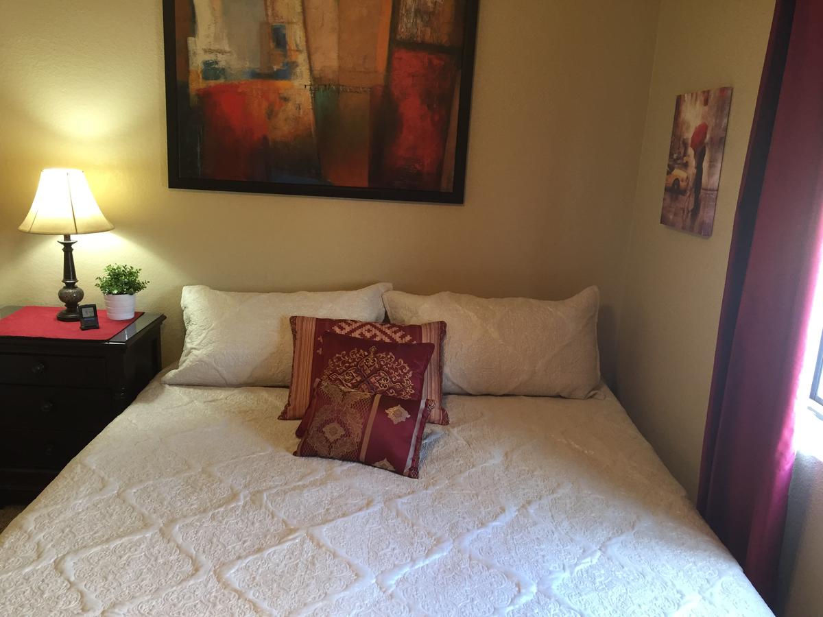 Luxury 2 Bedroom 1.5 Bath Condo AZ - thumb 10