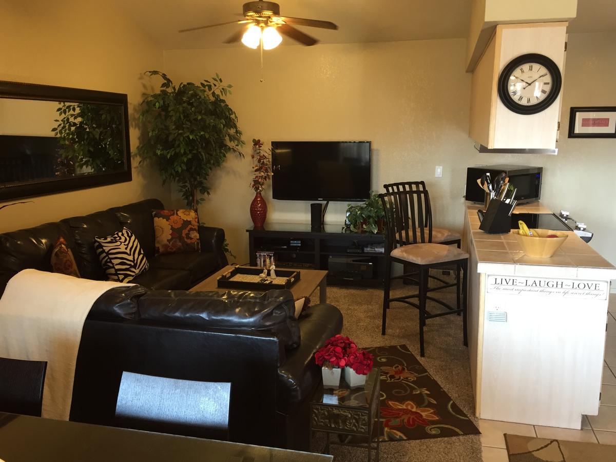 Luxury 2 Bedroom 1.5 Bath Condo AZ - thumb 14