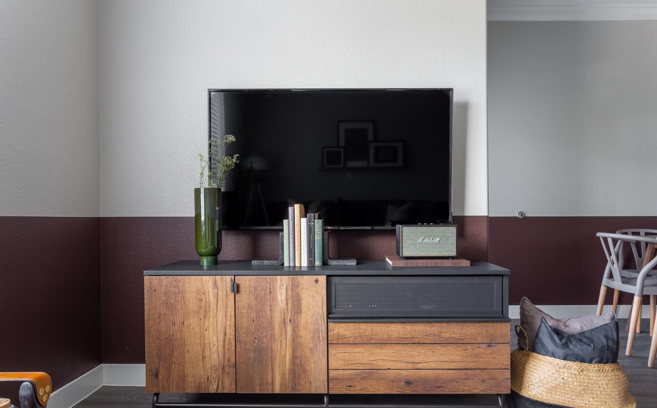 Modern 3 Bedroom Apt Minutes To Airport - thumb 11