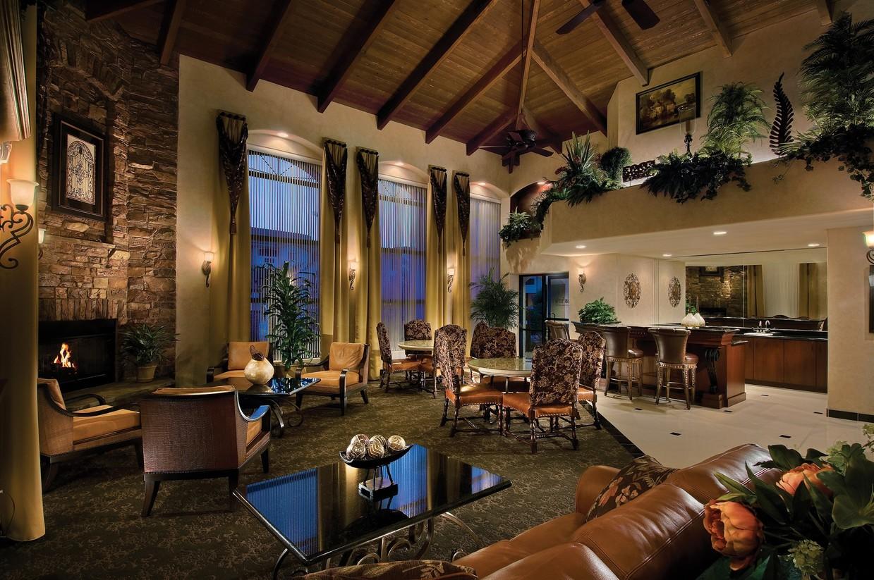 Modern 3 Bedroom Apt Minutes To Airport - thumb 1