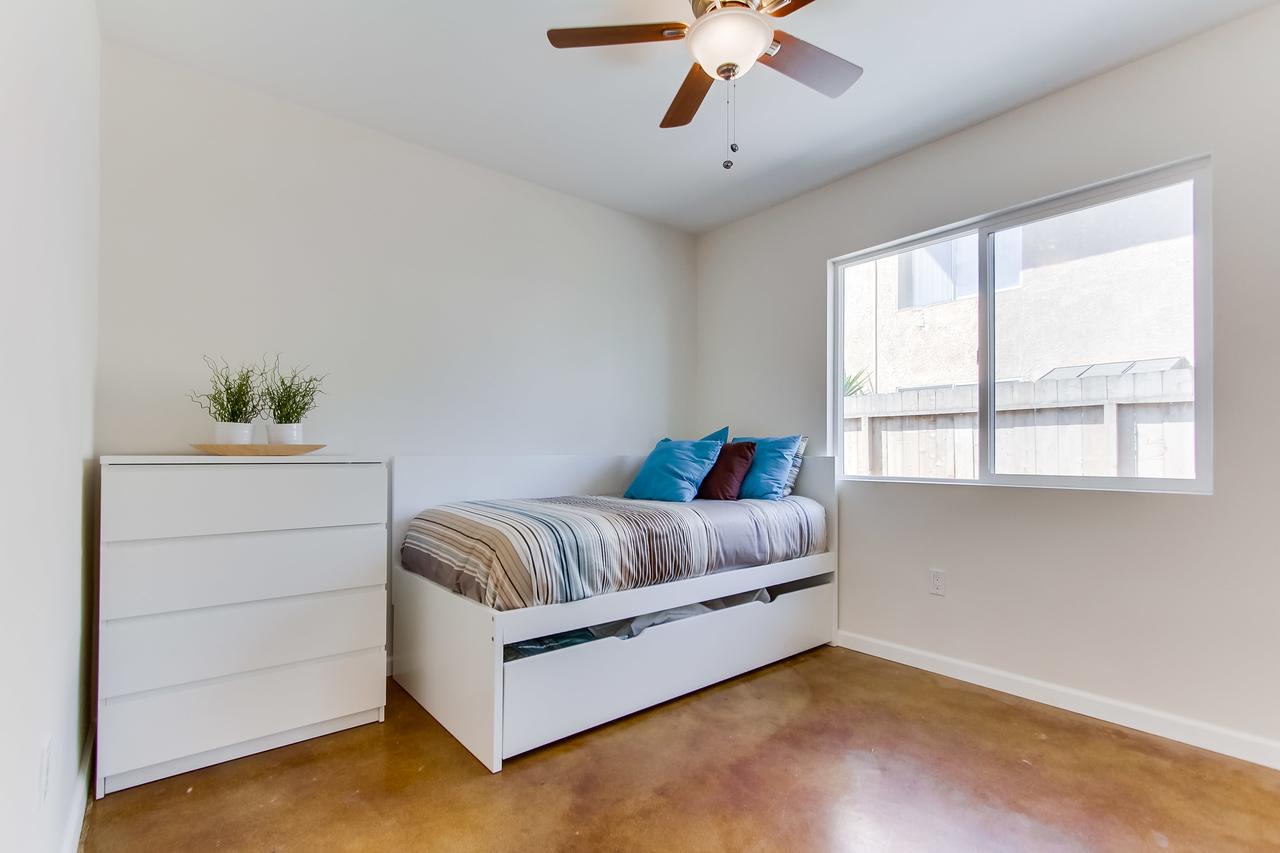 Sunset Cliffs Beach Cottage - thumb 4