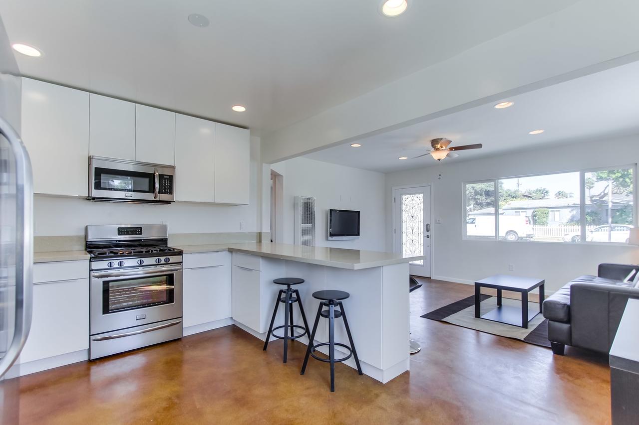 Sunset Cliffs Beach Cottage - thumb 1