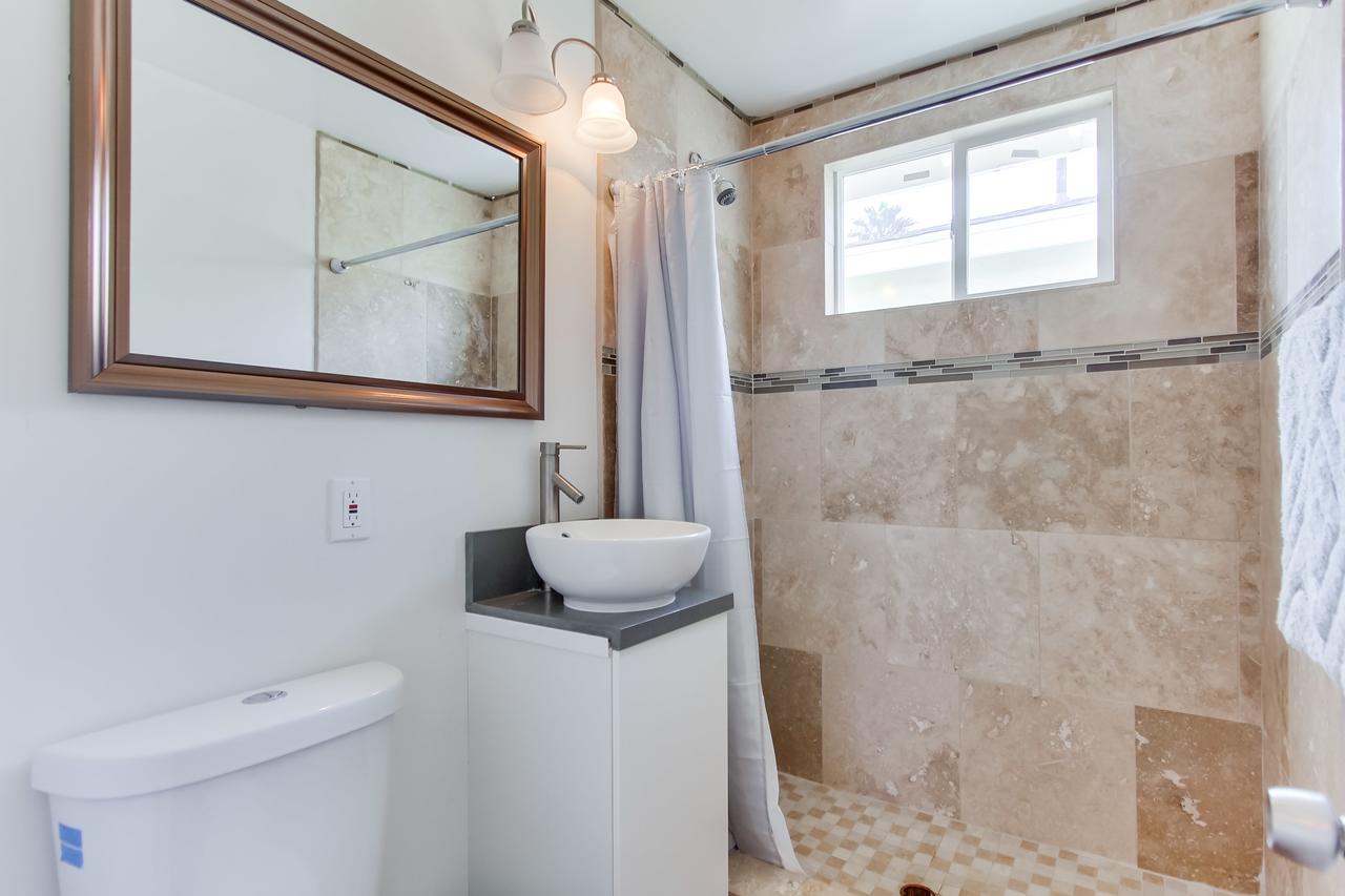 Sunset Cliffs Beach Cottage - thumb 8