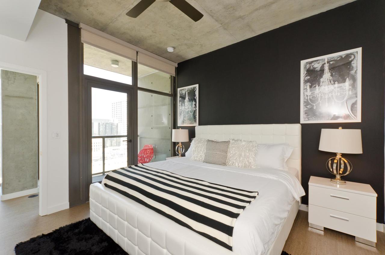 Urban Downtown 3br 3ba Sky Pool Table Penthouse - thumb 5